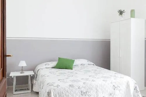 Domus Merulana Bed And Breakfast Roma İtalya